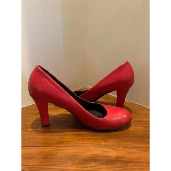 Gucci Womens Red Round Toe Stilettos Heel Platform Pump Shoes Size 40 - Picture 5 of 9